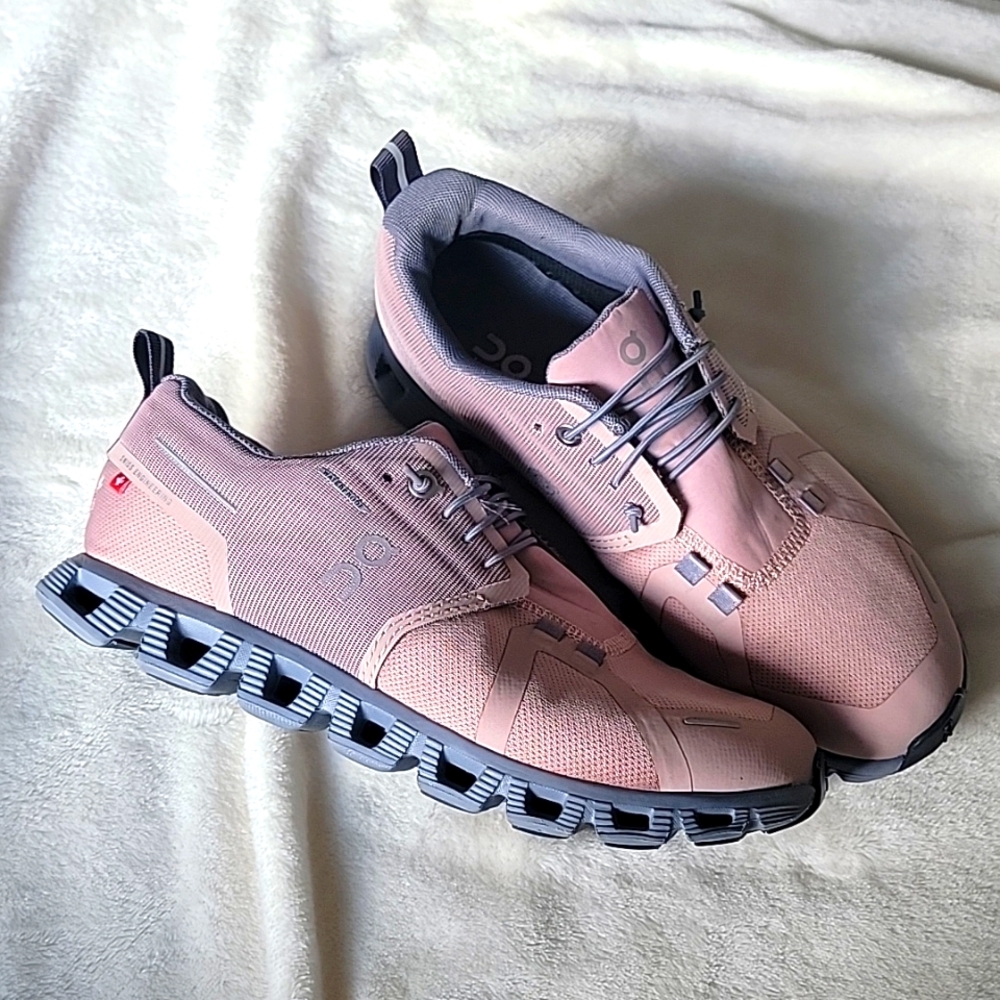 PINK On Running Cloud 5 Waterproof Mesh Trainers